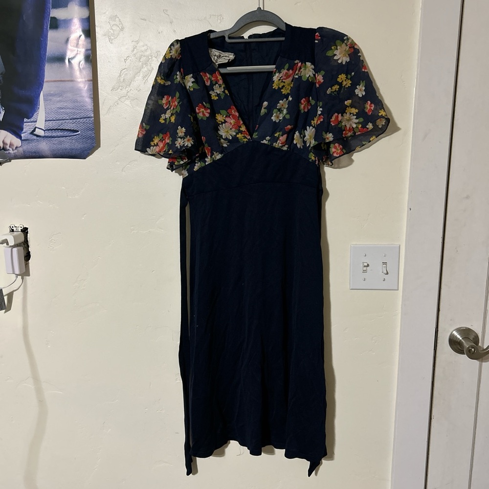 Elegant Navy Floral Midi Dress